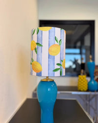 Lemon Pop – blauwe tafellamp met citroenen